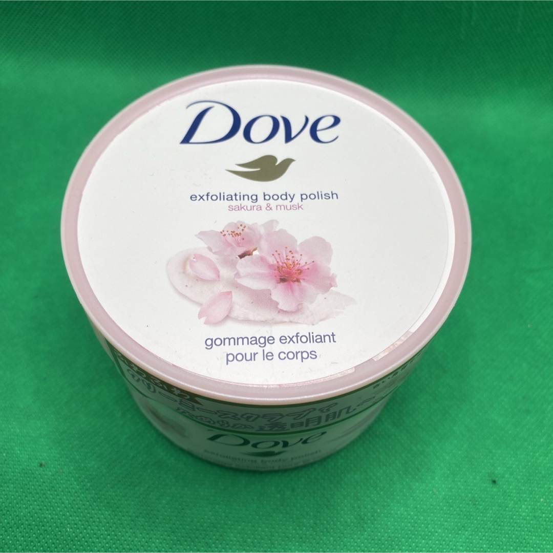 Dove（Unilever）(ダヴ)の【新品未使用 未開封】Dove クリーミーボディスクラブ キウイ サクラ コスメ/美容のボディケア(ボディスクラブ)の商品写真