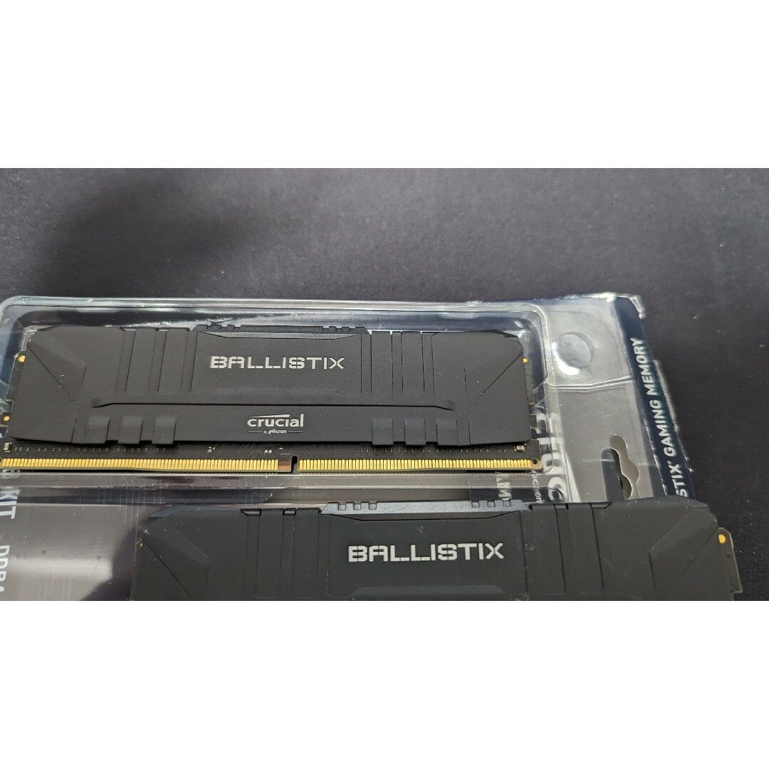 Crucial Ballistix メモリ3600 DDR4 8x2 スマホ/家電/カメラのPC/タブレット(PCパーツ)の商品写真