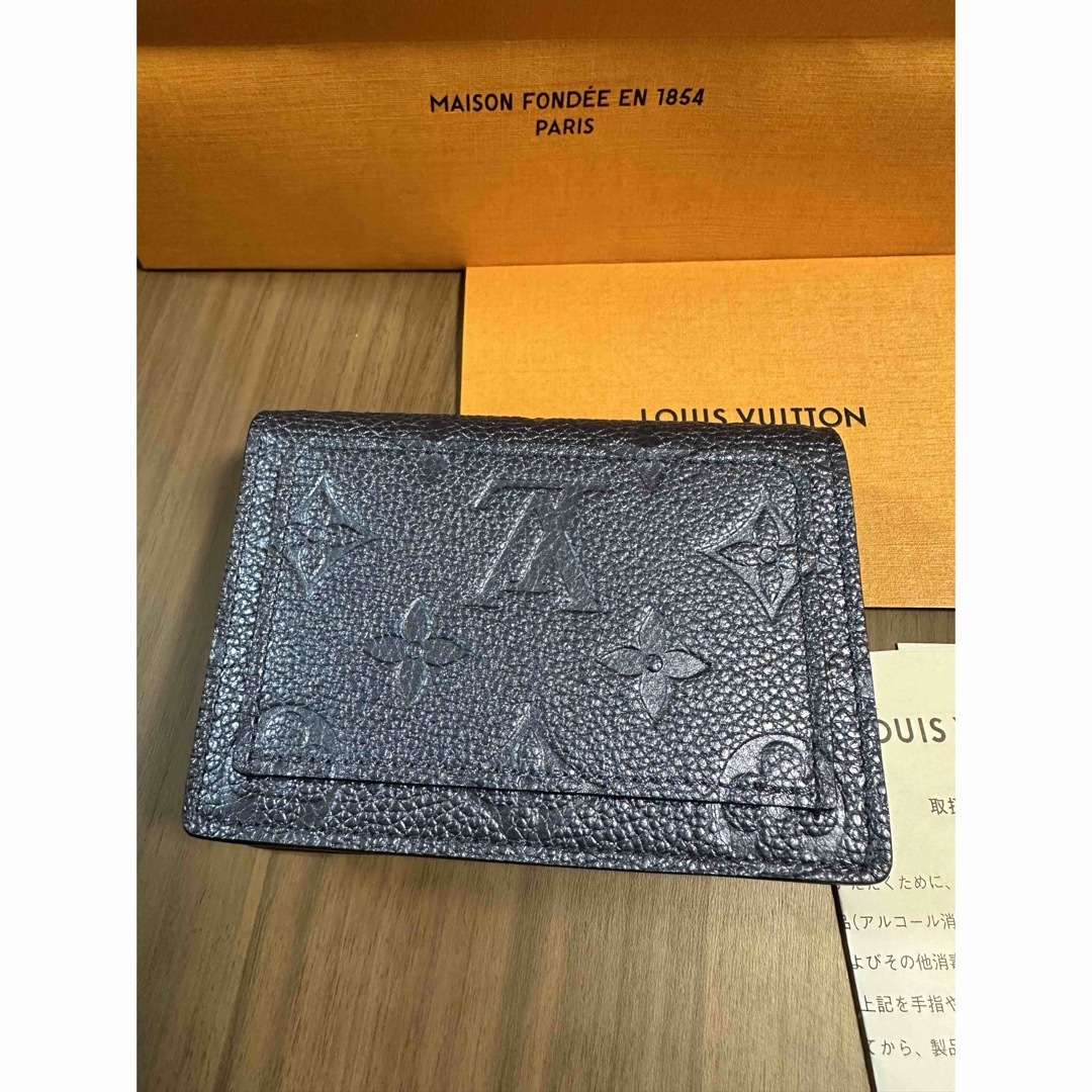 LOUIS VUITTON(ルイヴィトン)のLOUIS VUITTON ２つ折り財布　ポルトフォイユ•クレア レディースのファッション小物(財布)の商品写真
