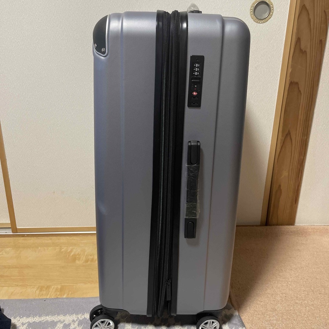YKK(ワイケーケー)のスーツケース Lサイズ 超軽量 静音 拡張機能付き  レディースのバッグ(スーツケース/キャリーバッグ)の商品写真