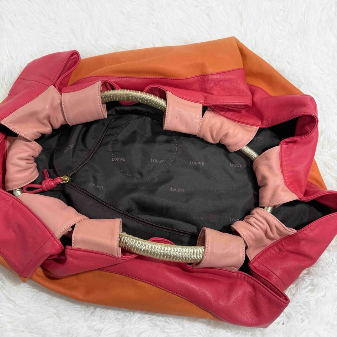 LOEWE(ロエベ)の美品✨LOEWE ロエベ　アナグラム　ナッパアイレ　　ハンドバッグ　トートバッグ レディースのバッグ(トートバッグ)の商品写真