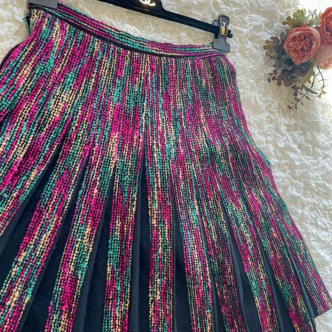 VINTAGE(ヴィンテージ)のヴィンテージ　ツイード　手織り布　刺繍　グラデーション　プリーツスカート レディースのスカート(ひざ丈スカート)の商品写真