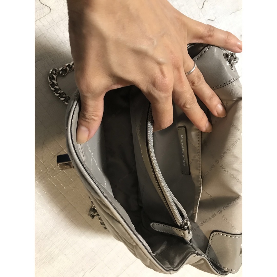 Michael Kors(マイケルコース)のMICHAEL KORS キルティング　チェーン　ショルダー レディースのバッグ(ショルダーバッグ)の商品写真