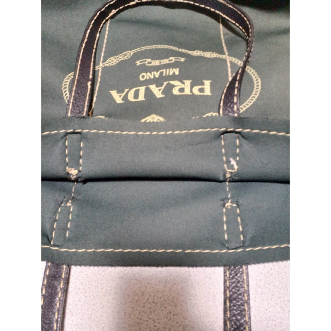 PRADA(プラダ)のプラダ　トートバッグ　ウレタン　ロゴプリント　三角ロゴ　レザー　ダークグリーン レディースのバッグ(トートバッグ)の商品写真