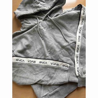 RVCA - RVCA ショート丈パーカー