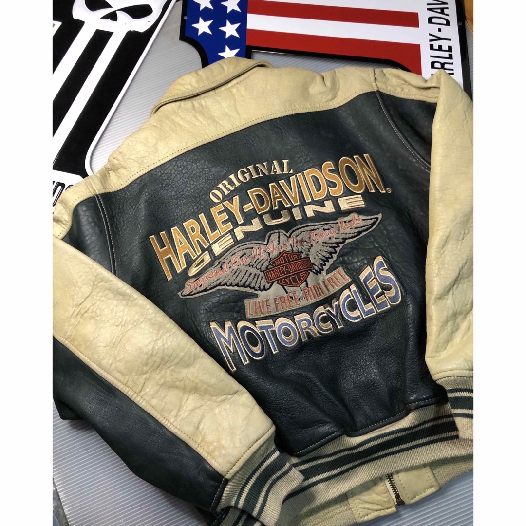 Harley Davidson(ハーレーダビッドソン)の【レアモデル！立体金糸刺繍】極上美品ハーレーダビッドソン　羊革レザー　ジャケット メンズのジャケット/アウター(レザージャケット)の商品写真