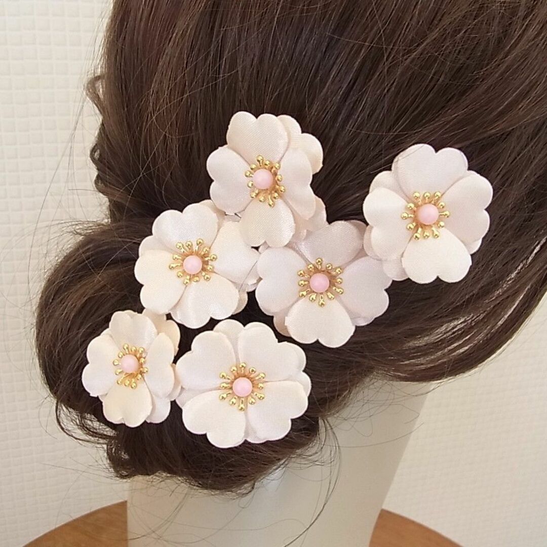 髪飾り ヘアアクセサリー　八重桜　 成人式  卒業式  結婚式　桃色 レディースのヘアアクセサリー(ヘアピン)の商品写真