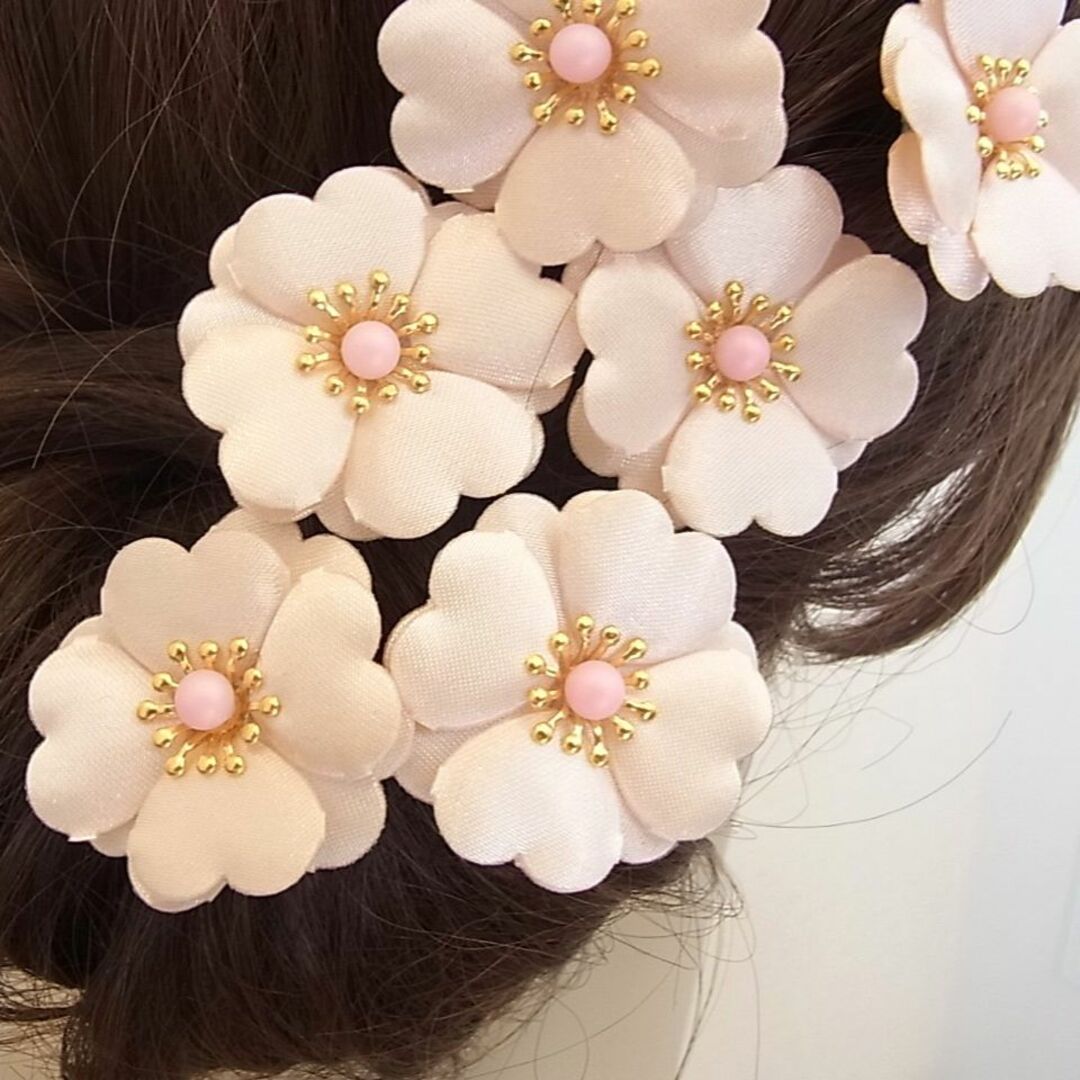 髪飾り ヘアアクセサリー　八重桜　 成人式  卒業式  結婚式　桃色 レディースのヘアアクセサリー(ヘアピン)の商品写真