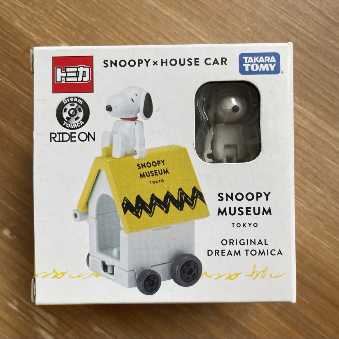 SNOOPY(スヌーピー)のSNOOPY museum tokyo トミカ エンタメ/ホビーのおもちゃ/ぬいぐるみ(ミニカー)の商品写真