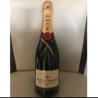 モエエシャンドン(MOËT & CHANDON)のモエ シャンドン　750ml(シャンパン/スパークリングワイン)