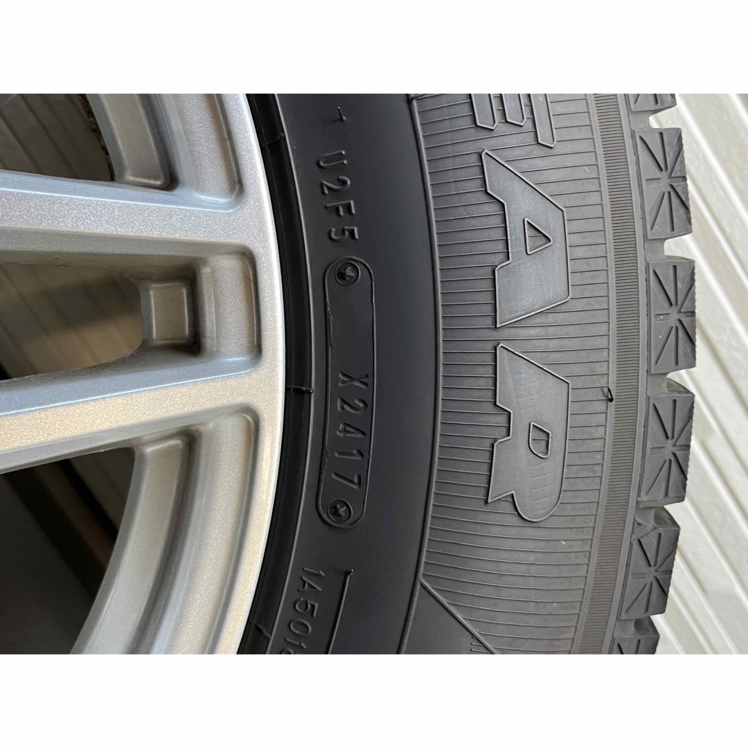 Goodyear(グッドイヤー)の値引可　アイスナビ　225/65r17 スタッドレス 自動車/バイクの自動車(タイヤ・ホイールセット)の商品写真