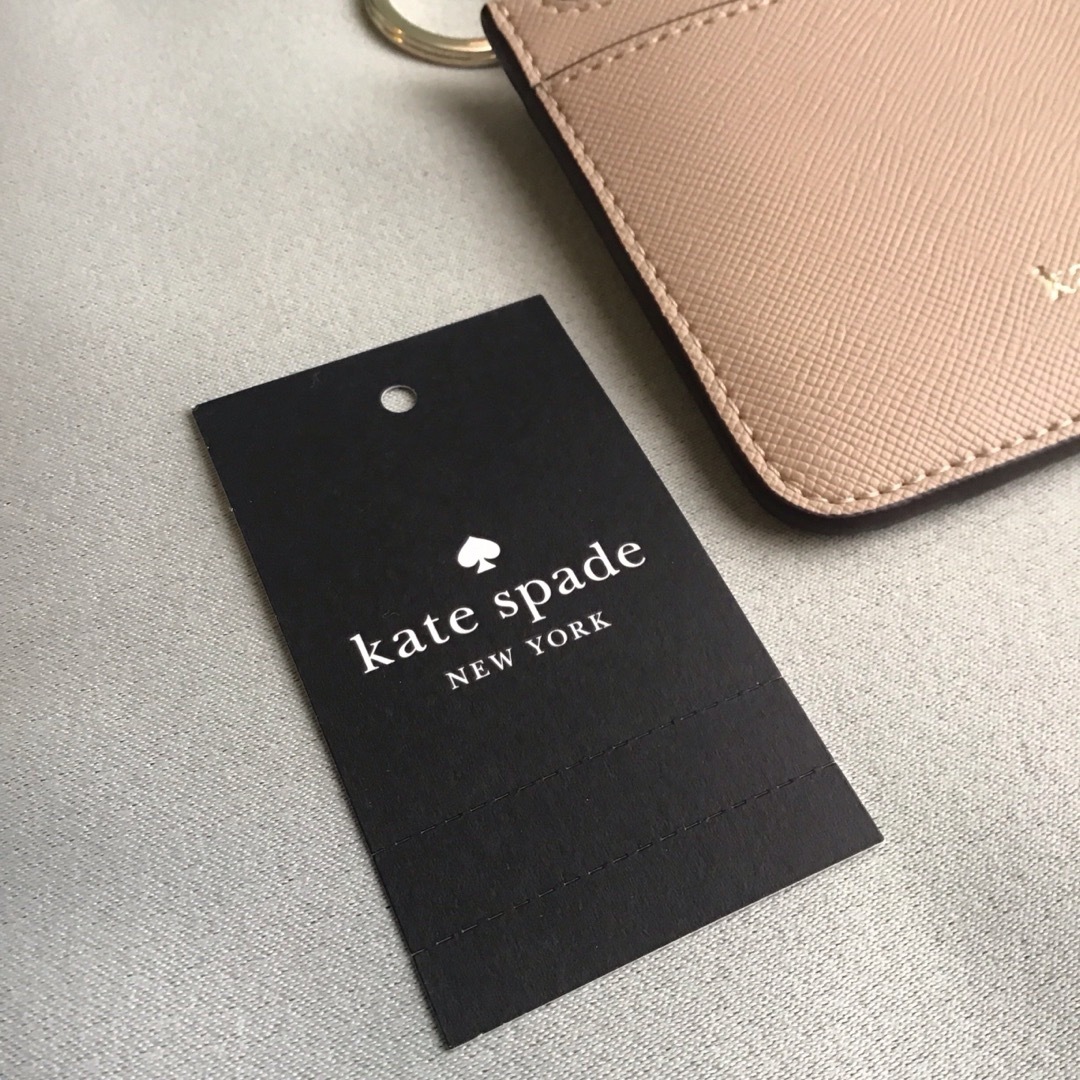 kate spade new york(ケイトスペードニューヨーク)の新品Kate spade リストレットストラップ付本革パスケース コインケース メンズのファッション小物(コインケース/小銭入れ)の商品写真