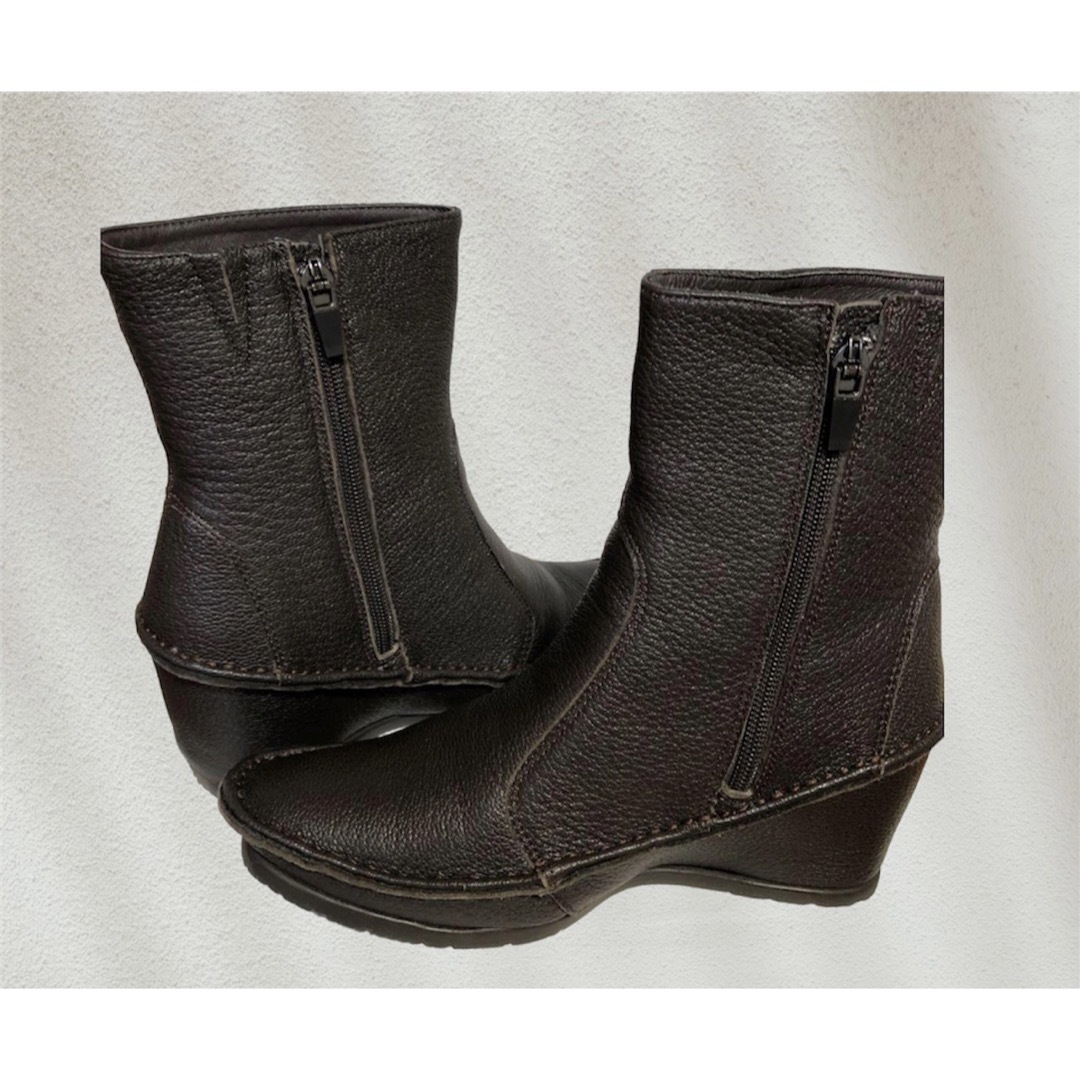 ヒナデイグリーン　天然皮革　ショートブーツ　ブラウン レディースの靴/シューズ(ブーツ)の商品写真