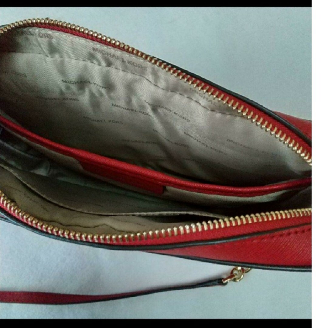 Michael Kors(マイケルコース)のマイケルコース   ショルダーバッグ  赤 レディースのバッグ(ショルダーバッグ)の商品写真