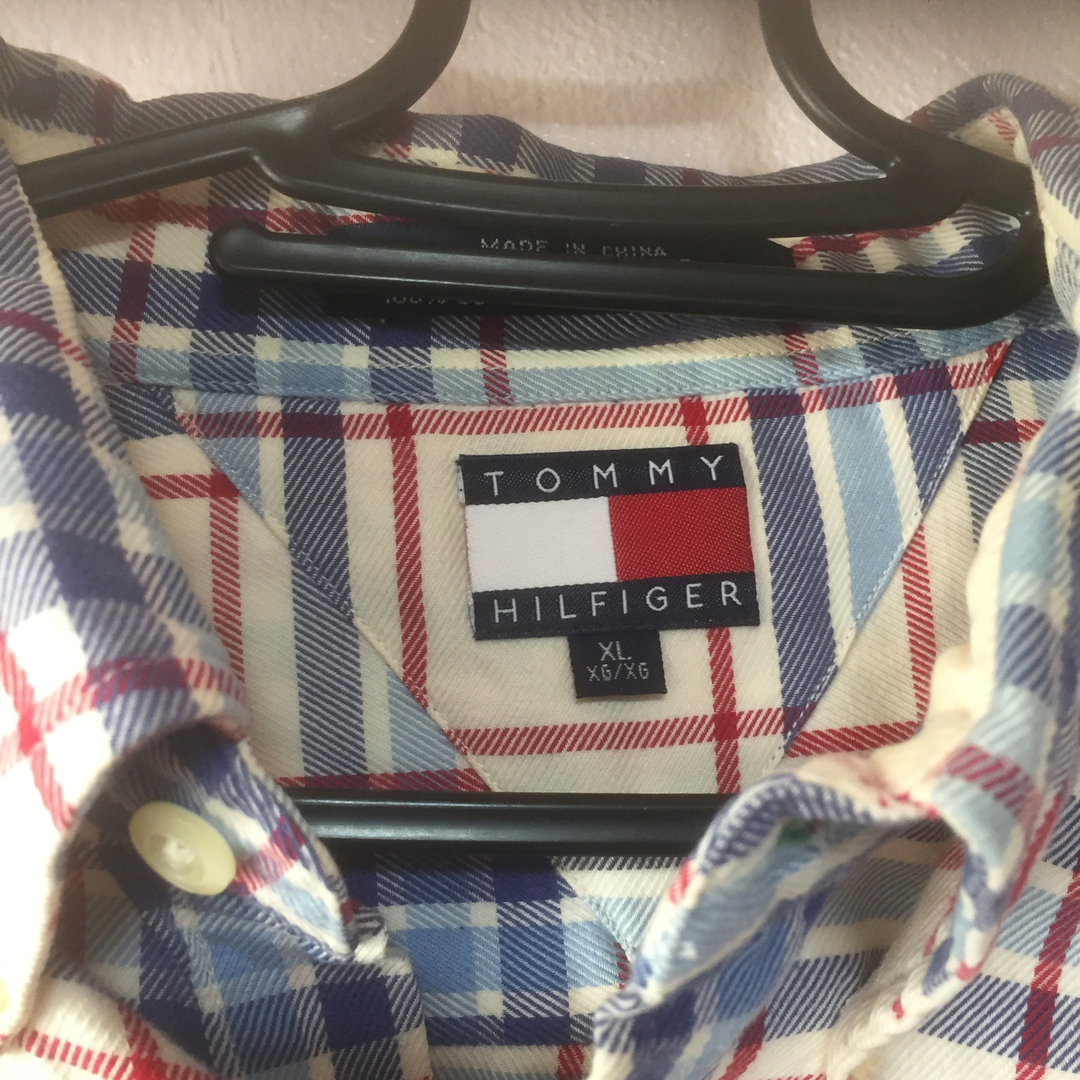 TOMMY HILFIGER(トミーヒルフィガー)のトミーヒルフィガー  長袖シャツ フラッグロゴ メンズのトップス(シャツ)の商品写真