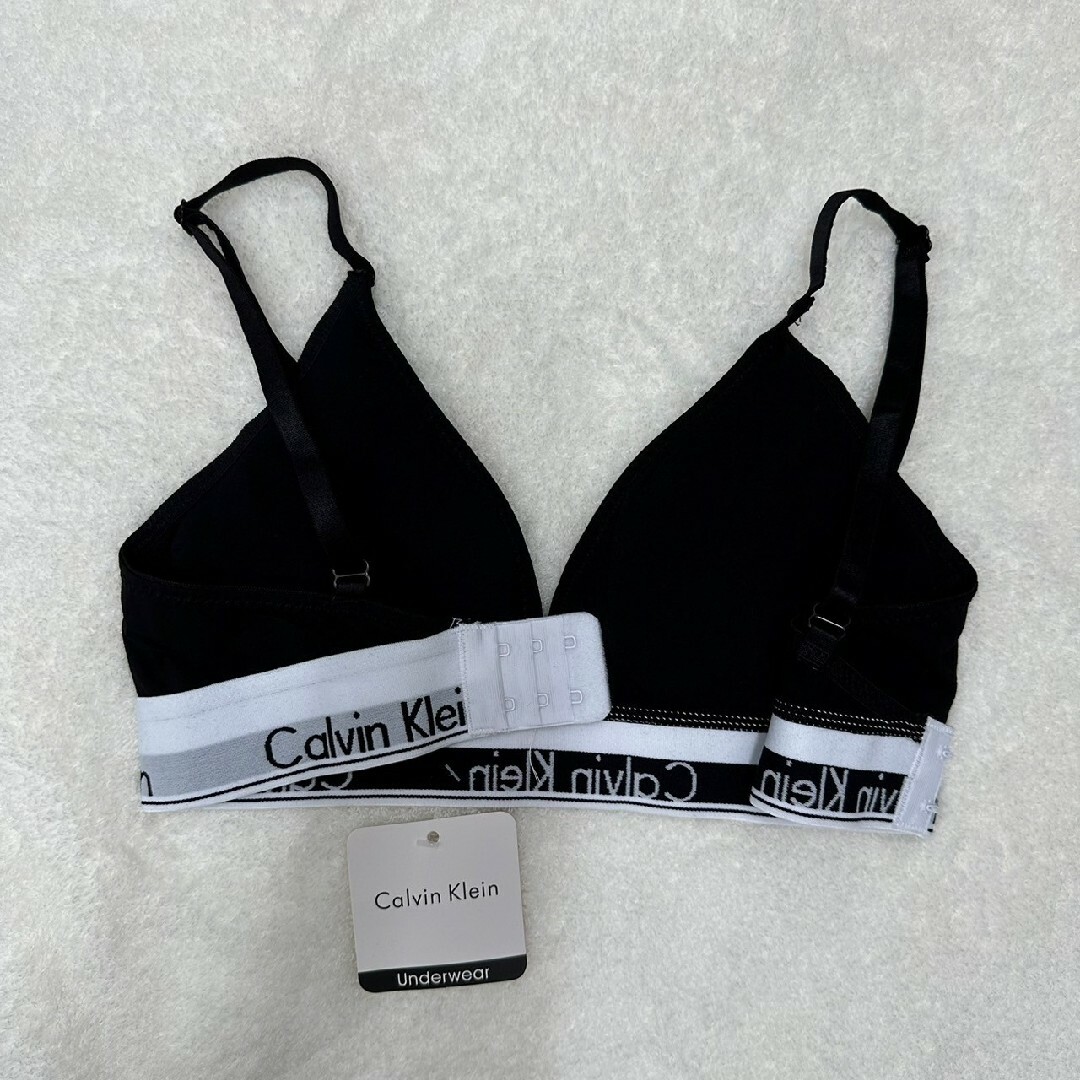 Calvin Klein(カルバンクライン)の新品未使用♡　Sサイズカルバンクライン　レディース　ブラ　ショーツセット レディースの下着/アンダーウェア(ブラ&ショーツセット)の商品写真