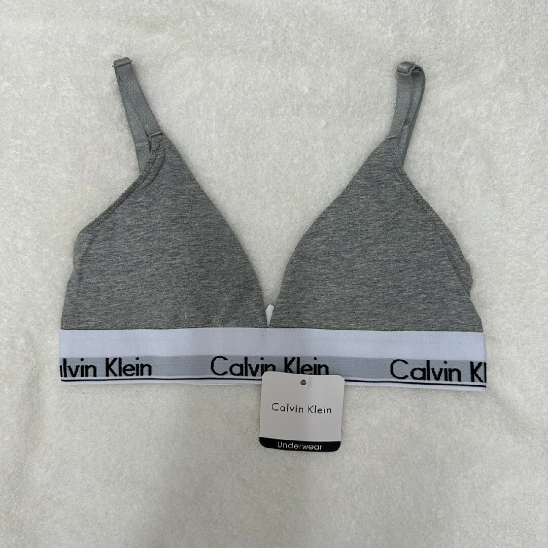 Calvin Klein(カルバンクライン)の新品未使用♡　Sサイズカルバンクライン　レディース　ブラ　ショーツセット レディースの下着/アンダーウェア(ブラ&ショーツセット)の商品写真