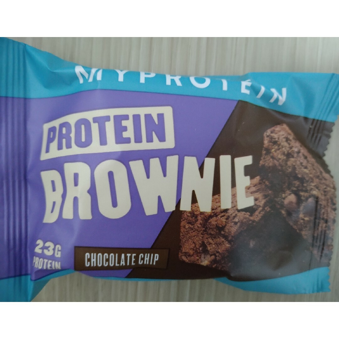 MYPROTEIN(マイプロテイン)の激安　マイプロテイン　プロテイン　ブラウニー　チョコレート チップ　12個セット スポーツ/アウトドアのトレーニング/エクササイズ(トレーニング用品)の商品写真