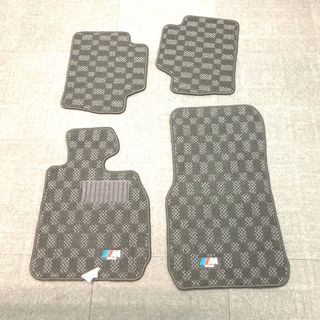 ビーエムダブリュー(BMW)のビーエムダブリュー BMW フロアマット  4点セット マットセット 車用品 CAR  9054 2299 890 3シリーズ F30 純正 車用マット カーペット ブラック 未使用(カーペット)