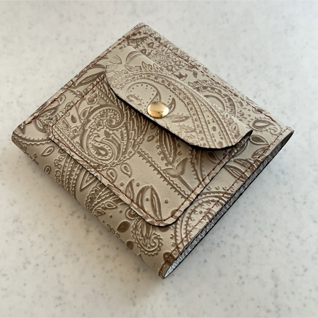 コンパクトな二つ折り財布　PS12281 レディースのファッション小物(財布)の商品写真