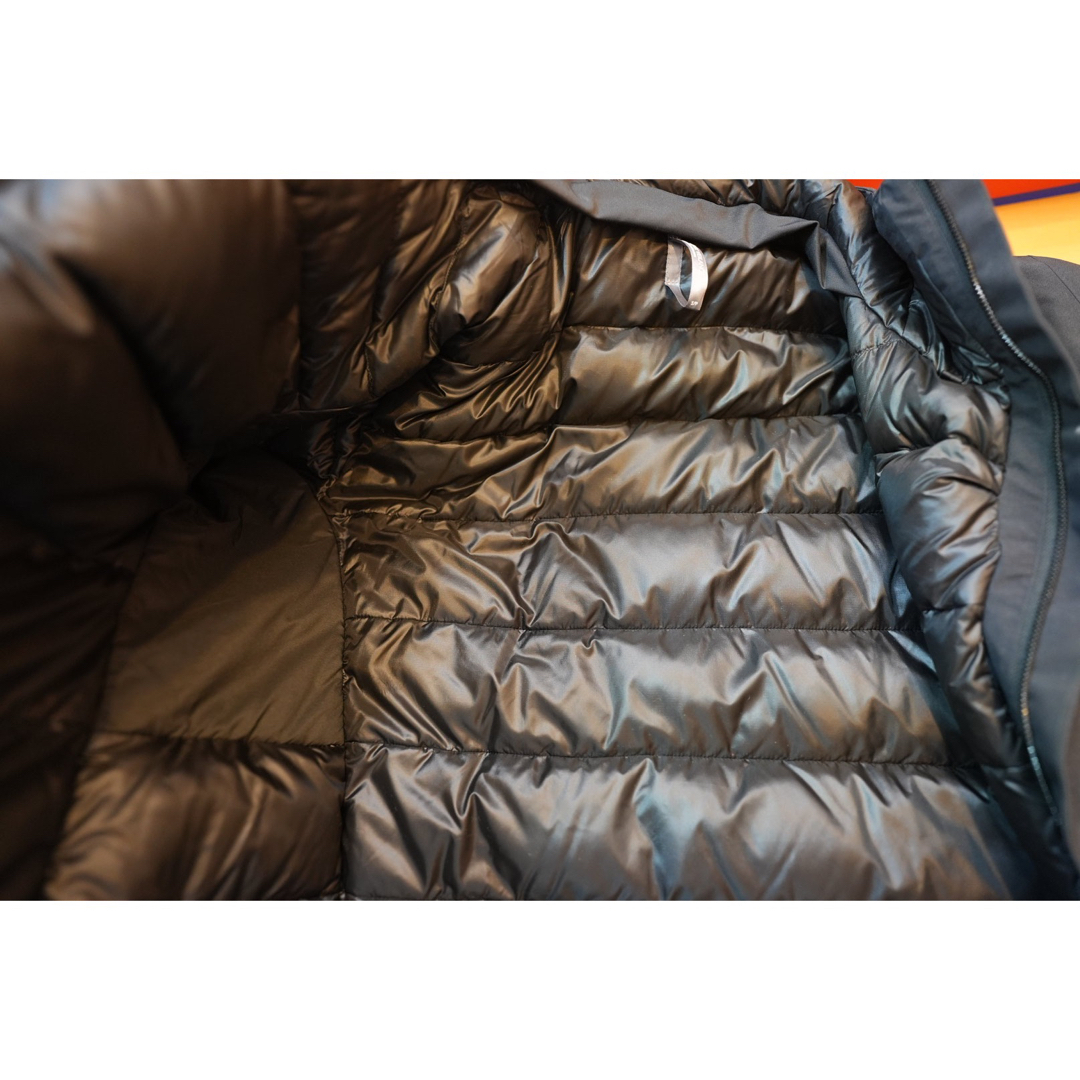 ARC'TERYX(アークテリクス)のARC’TERYX VEILANCE MONITOR DOWN COAT S メンズのジャケット/アウター(ダウンジャケット)の商品写真