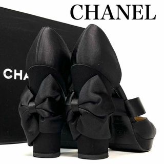 シャネル(CHANEL)の【極美品】シャネル　カメリア　ココマーク　リボン　ブラック　パンプス　ヒール(サンダル)