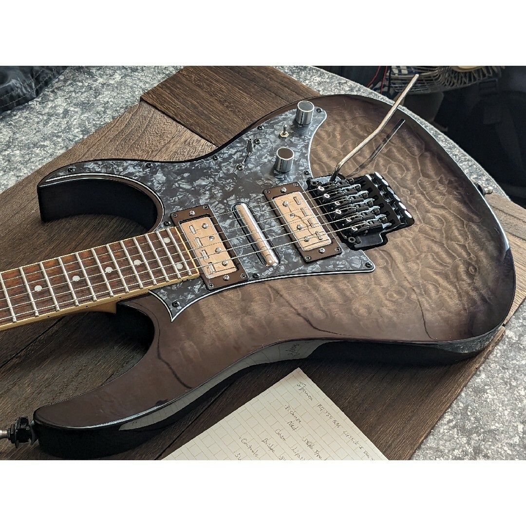 Ibanez(アイバニーズ)のIbanez RG350QM lipstick & staple MOD 楽器のギター(エレキギター)の商品写真