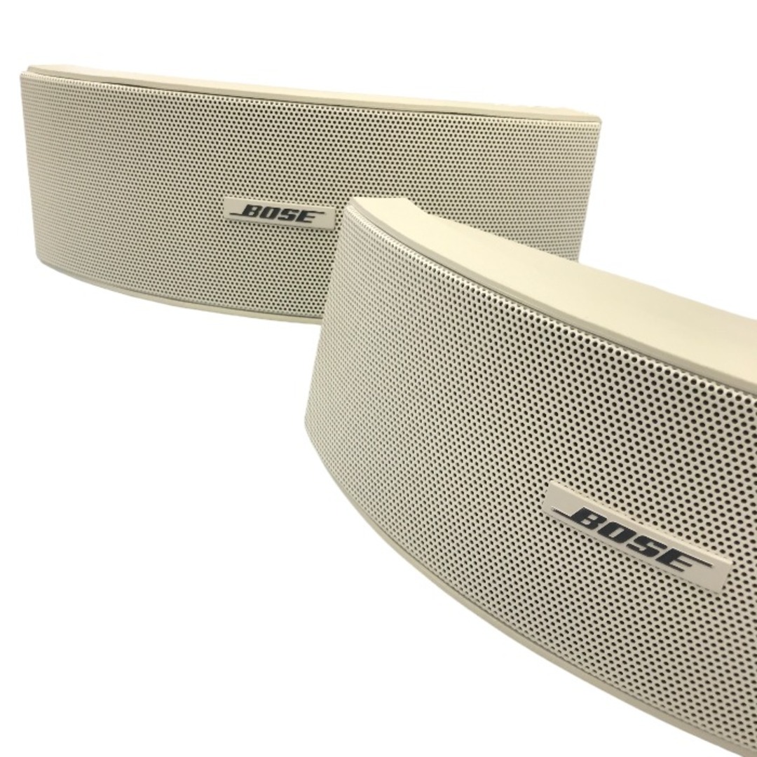 BOSE(ボーズ)のBOSE 151 SE ペアスピーカー 壁掛けブラケット付き environmental speakers ホワイト 中古 Y1 スマホ/家電/カメラのオーディオ機器(スピーカー)の商品写真