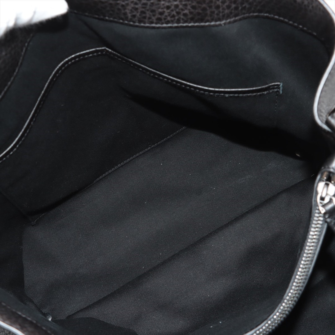 valentino garavani(ヴァレンティノガラヴァーニ)のヴァレンティノガラヴァーニ ロックスタッズ レザー  ブラック ユニセック レディースのバッグ(ハンドバッグ)の商品写真