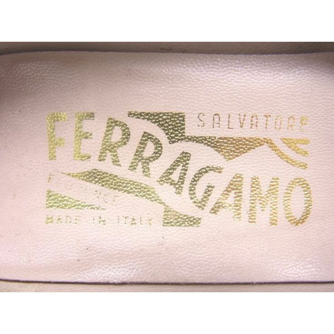 Salvatore Ferragamo(サルヴァトーレフェラガモ)のSalvatore Ferragamo フェラガモ ガンチーニ レザー ヒール パンプス 4 1/2 (約22.0cm) シューズ 靴 レディース ブラック系 DD7583 レディースの靴/シューズ(ハイヒール/パンプス)の商品写真