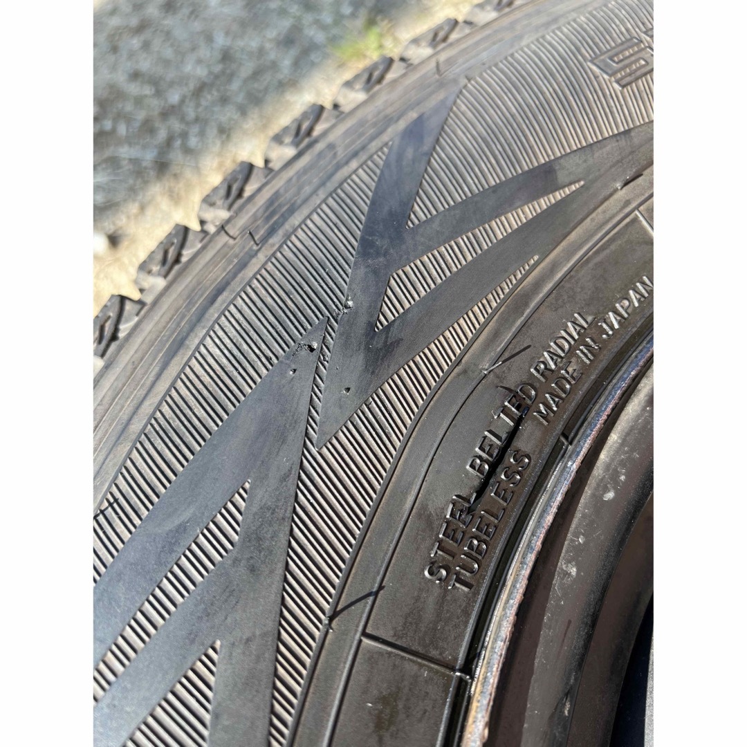 DUNLOP(ダンロップ)の国産　2019年製　スタッドレス　195/80R15 4本　純正　ハイエース 自動車/バイクの自動車(タイヤ・ホイールセット)の商品写真