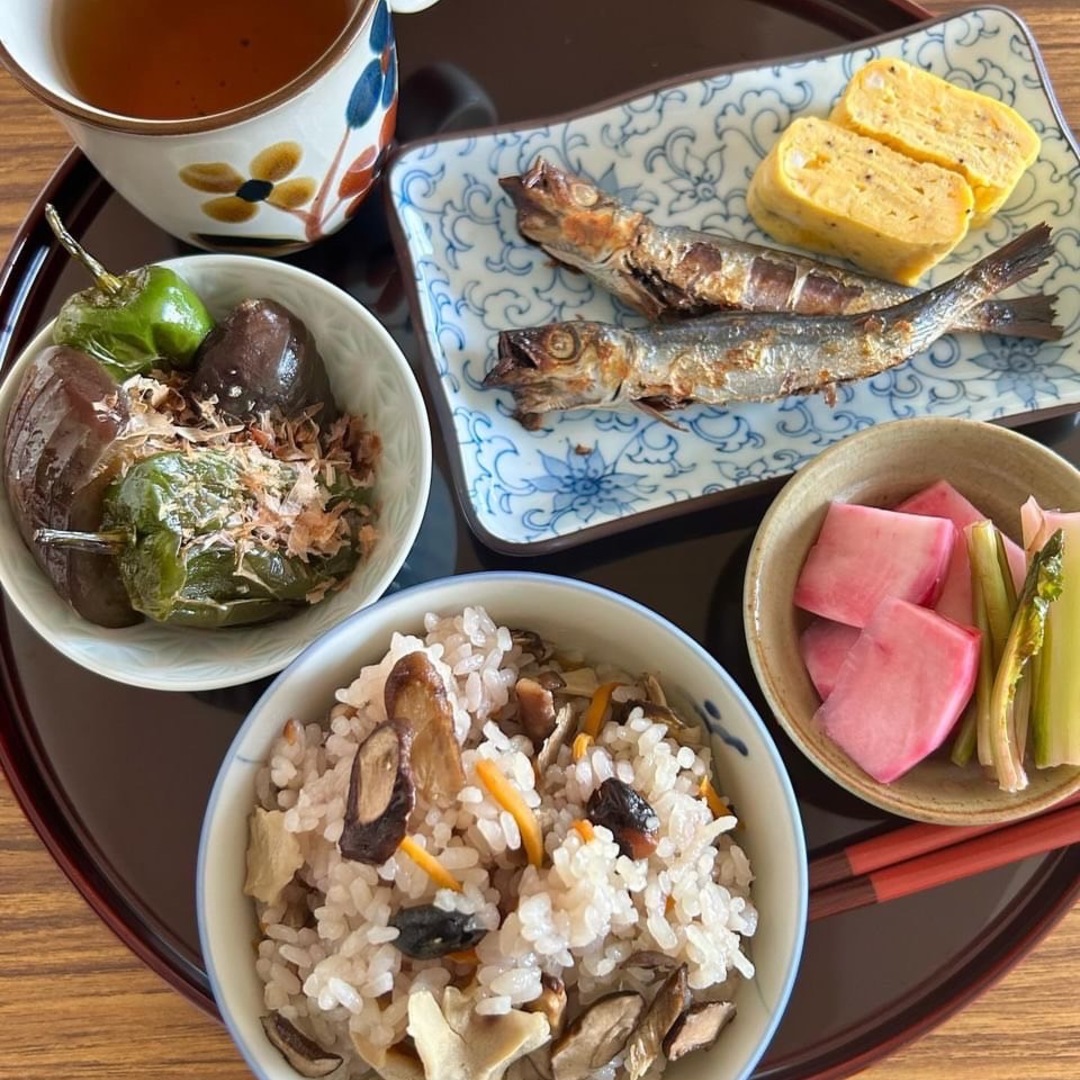 北海道産「塩 蝦夷舞茸炊込御飯の素」(黒豆) 食品/飲料/酒の加工食品(その他)の商品写真