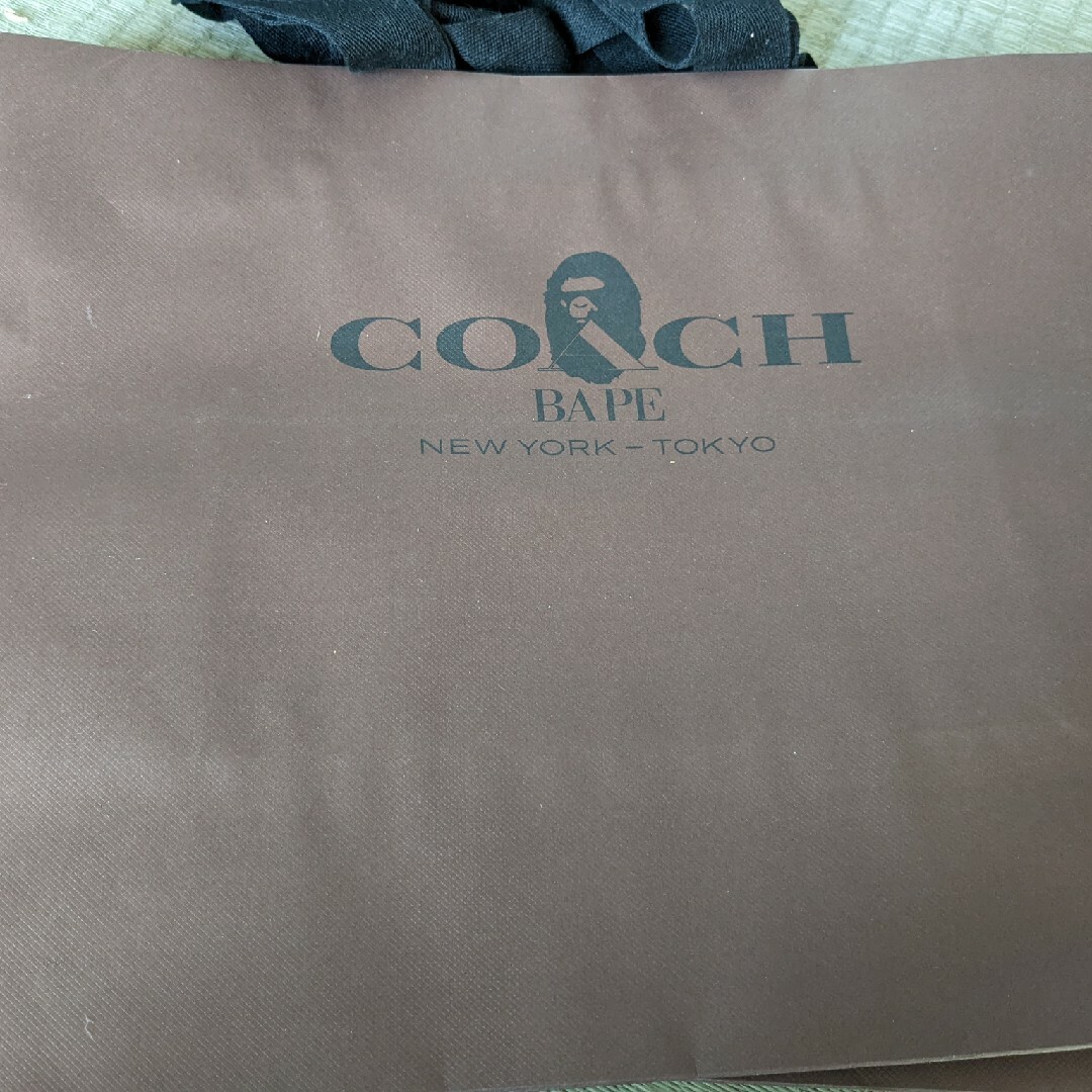 COACH(コーチ)のcoach bape コラボショッピングバッグ レディースのバッグ(ショップ袋)の商品写真