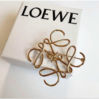 美品 正規品 LOEWE ロエベ パール ブローチ ゴールド大きさは約4×4
