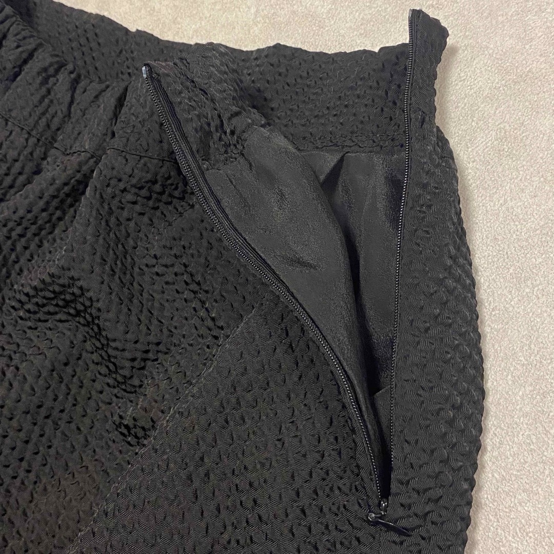 （721） ブラック ミディスカート ぽこぽこ生地  レディースのスカート(ロングスカート)の商品写真