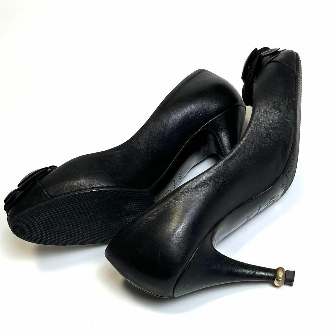 CHANEL(シャネル)の【美品】シャネル　カメリア　ヒール　ブーツ　サンダル　パンプス　黒　ブラック レディースの靴/シューズ(ハイヒール/パンプス)の商品写真