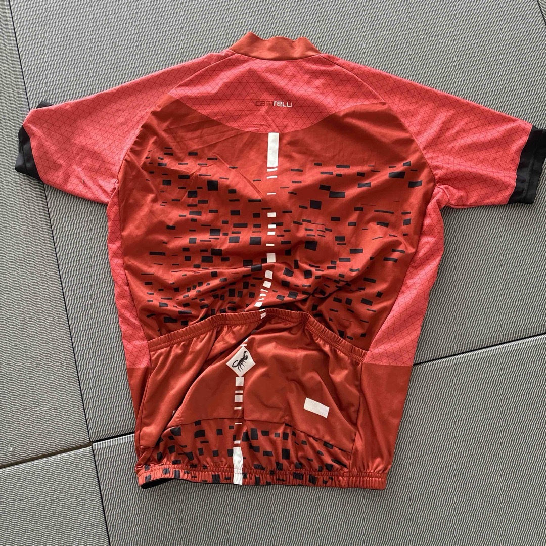 カステリ　CASTELLI サイクルジャージ　赤　半袖　自転車 スポーツ/アウトドアの自転車(ウエア)の商品写真