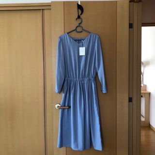 プラステ(PLST)の上品な綺麗色ワンピース、プラステ(ひざ丈ワンピース)