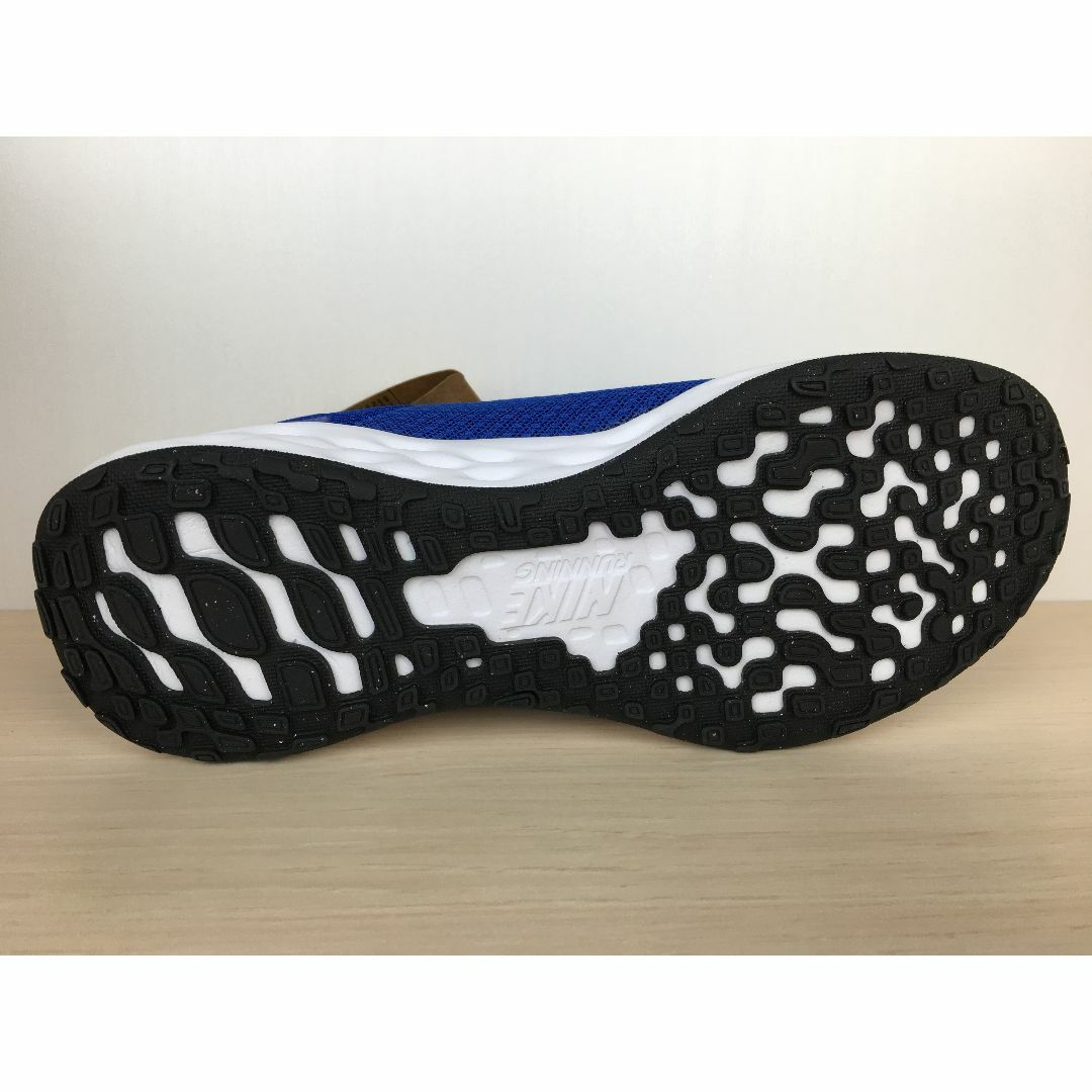 NIKE(ナイキ)のナイキ レボリューション6 NN GS 靴 22,5cm 新品 (1827) キッズ/ベビー/マタニティのキッズ靴/シューズ(15cm~)(スニーカー)の商品写真