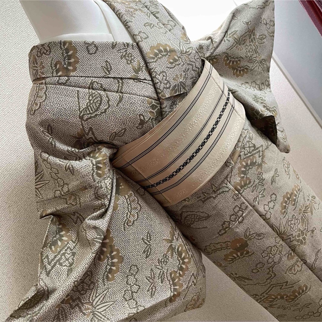 単衣  正絹 小紋 紬  裄64 ベージュ 茶 和服 呉服 きもの kimono レディースの水着/浴衣(着物)の商品写真