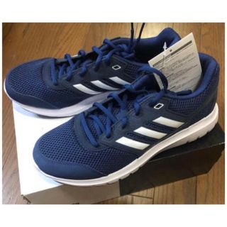 アディダス(adidas)の【未使用タグ付】adidasスニーカー紺色　26㎝(スニーカー)