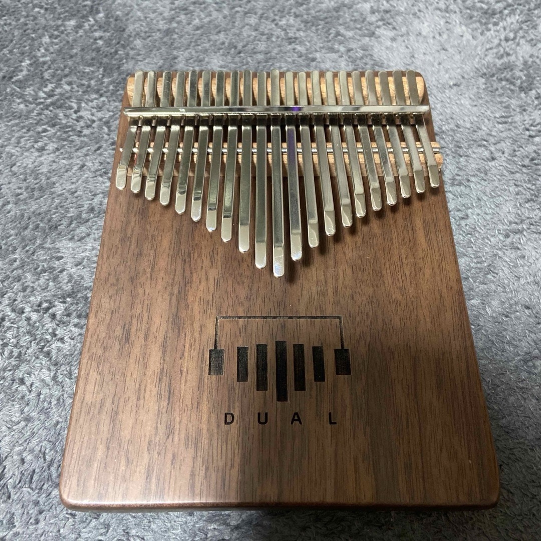 D2PRO   21音カリンバ　イヤホン　ピックアップ 楽器の鍵盤楽器(その他)の商品写真