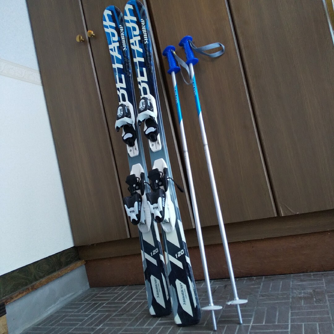 SALOMON(サロモン)のスキー板120cm ストック95cm スポーツ/アウトドアのスキー(板)の商品写真