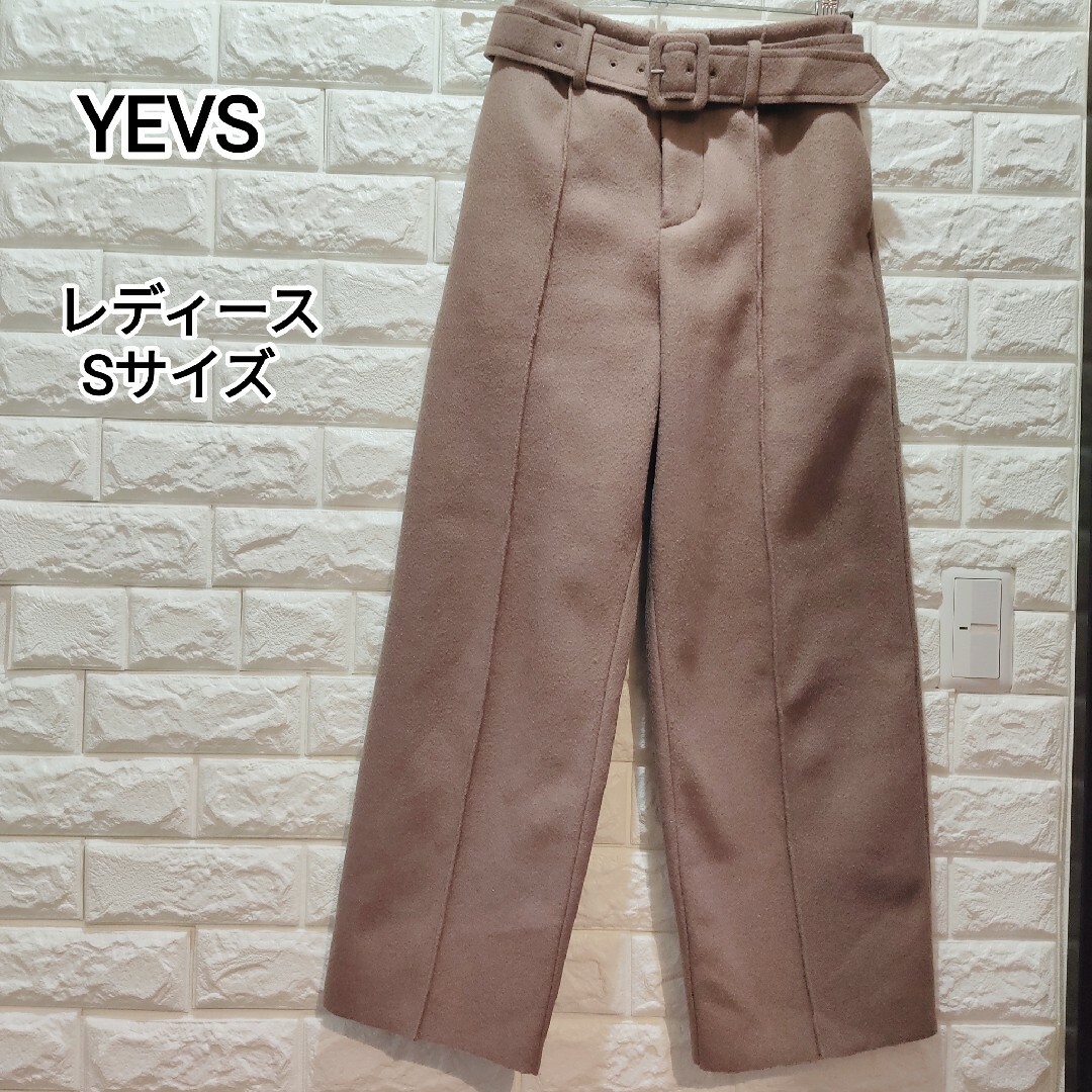 YEVS(イーブス)のYEVS  ベルト付き ピンタックパンツ レディースのパンツ(カジュアルパンツ)の商品写真