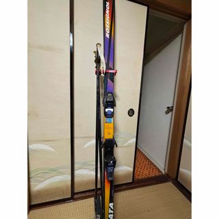 ロシニョール(ROSSIGNOL)の最終お値下げですROSSIGNOL ロシニョール　スキー板　ストック付き　178(板)