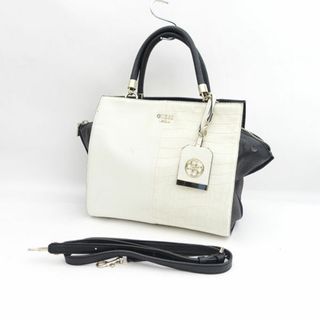 ゲス(GUESS)のGUESS / ゲス ◆2WAYハンドバッグ/合皮/型押し/ホワイト×ブラック 【バッグ/バック/BAG/鞄/カバン】 レディースファッション【中古】 [0220475304](その他)