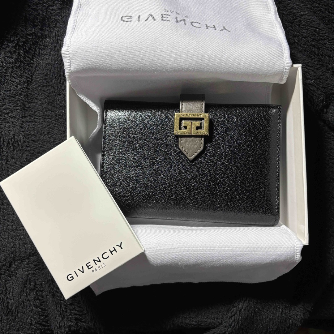 GIVENCHY(ジバンシィ)の【ohagi様専用】GIVENCHY GV3 財布 レディースのファッション小物(財布)の商品写真