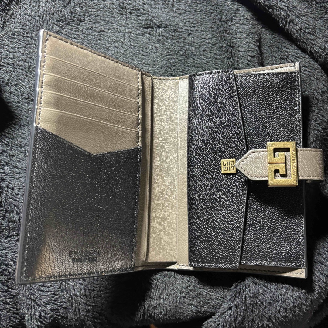 GIVENCHY(ジバンシィ)の【ohagi様専用】GIVENCHY GV3 財布 レディースのファッション小物(財布)の商品写真