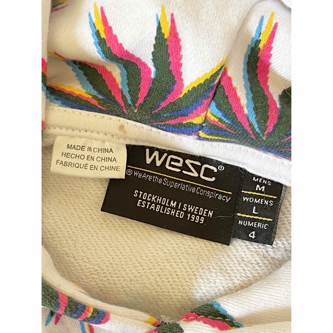 WeSC(ウィーエスシー)のWESC マリファナ柄フーディ　ユニセックス レディースのトップス(パーカー)の商品写真