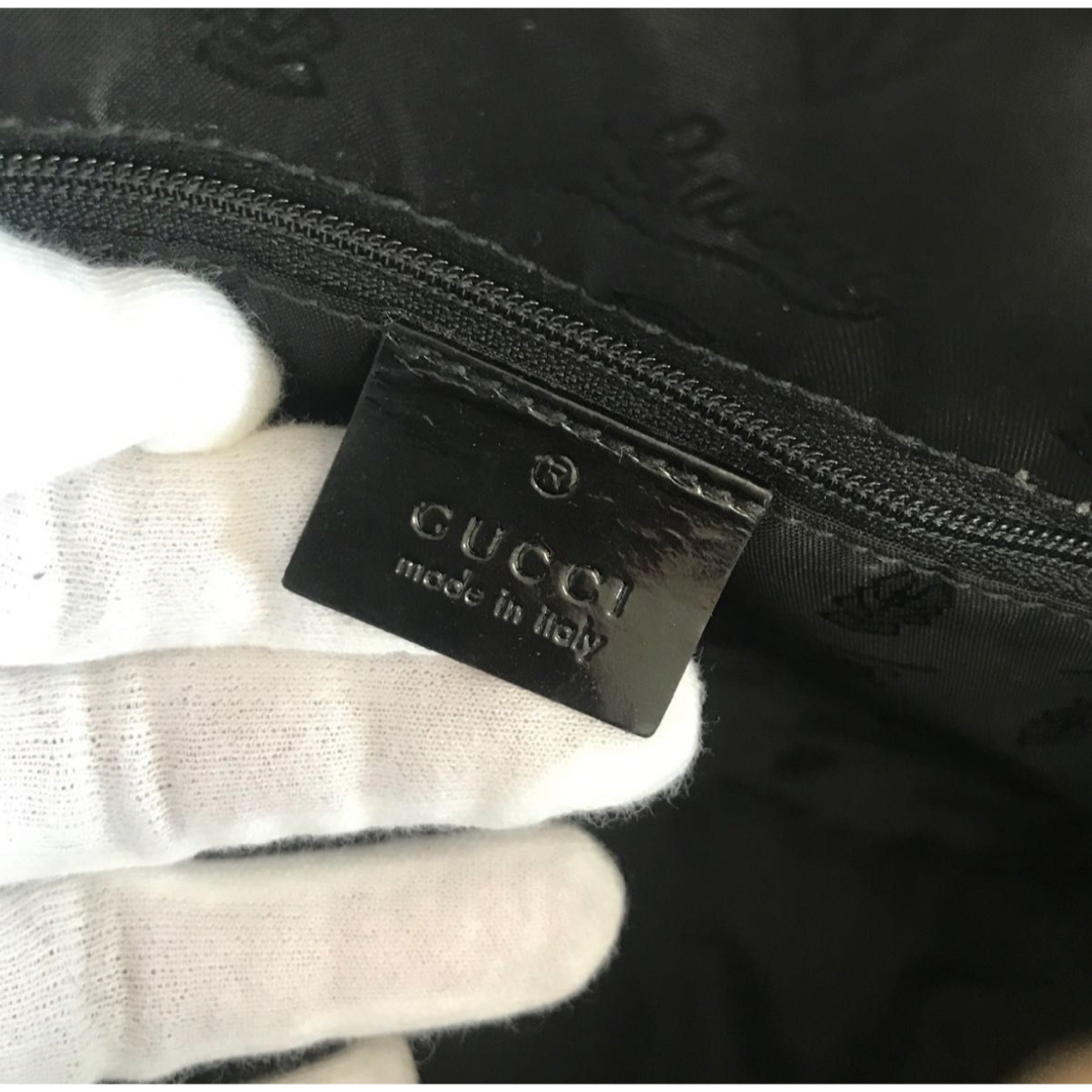 極美品 GUCCI グッチ GGキャンバストートバッグ チャーム付 黒 極美品 GUCCI グッチ GGキャンバストートバッグ チャーム付 黒